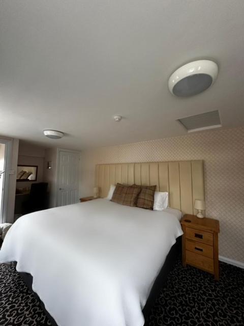 The Ilchester Arms Hotel, Ilchester Somerset Ngoại thất bức ảnh