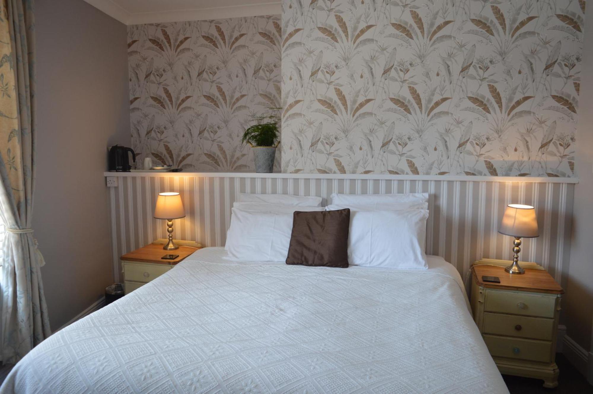 The Ilchester Arms Hotel, Ilchester Somerset Ngoại thất bức ảnh